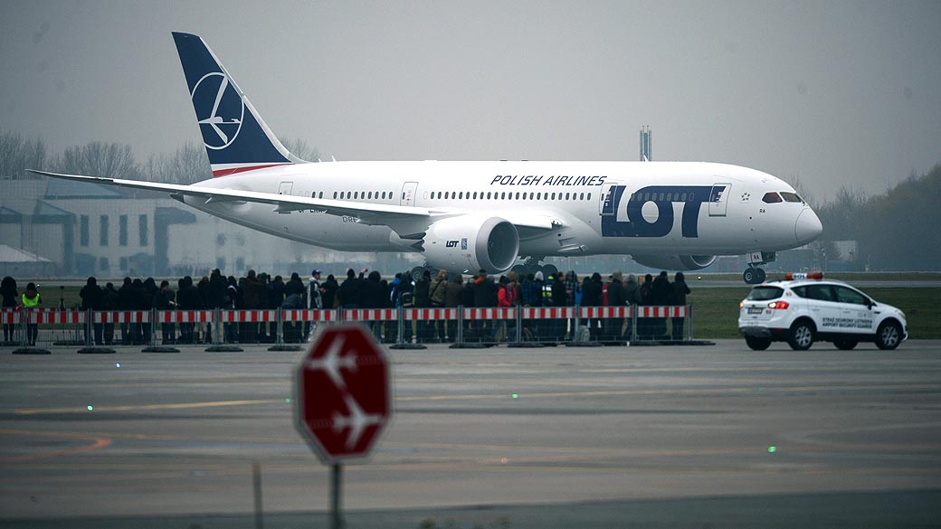 Boeing 787 Dreamliner da Lot Polish Airlines, em Varsovia