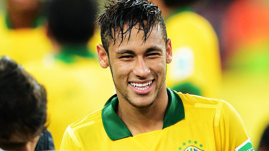 Neymar comemora no estádio Maracanã durante final da Copa das Confederações entre Brasil e Espanha, no Rio de Janeiro