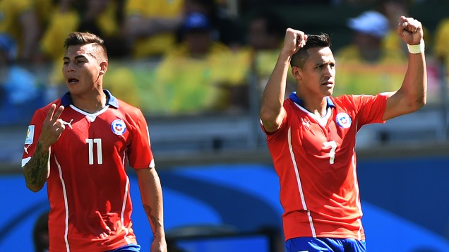 Chilenos comemoram gol de empate