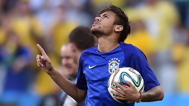 Neymar ao entrar em campo, no Itaquerão