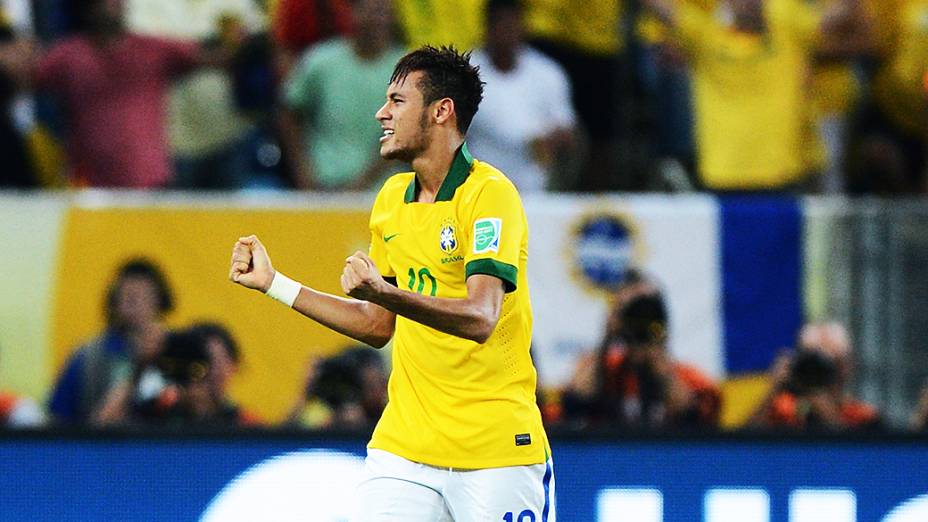 Neymar comemora gol no estádio Maracanã durante final da Copa das Confederações entre Brasil e Espanha, no Rio de Janeiro