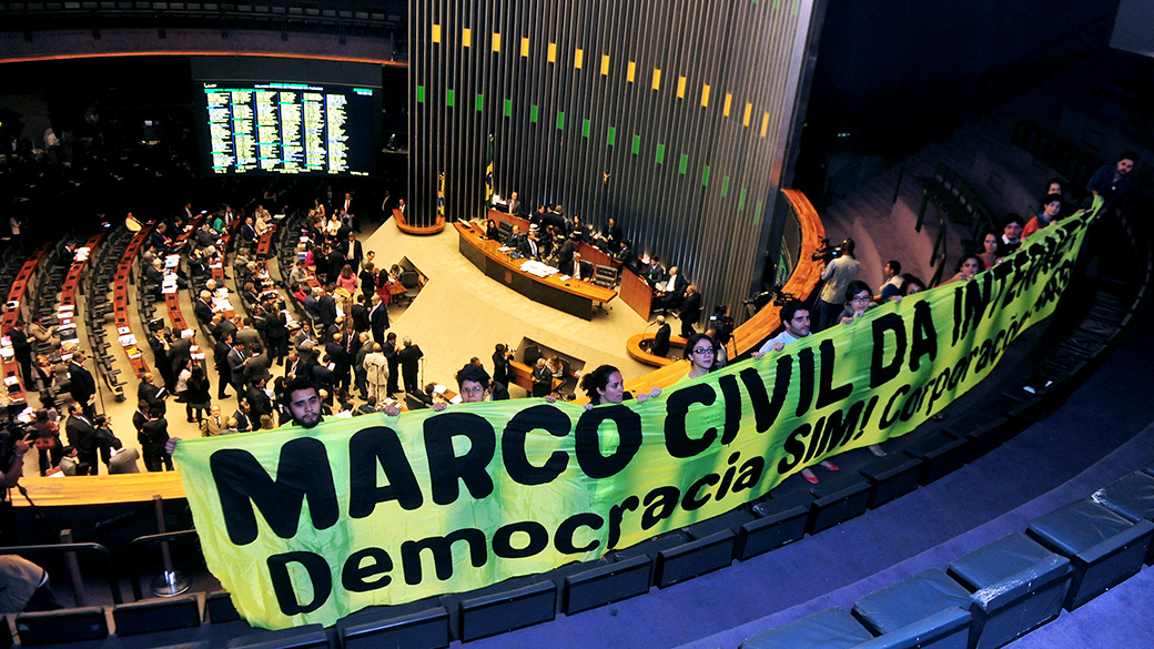 Sessão sobre a votação do Marco Civil da Internet, na Câmara dos Deputados em Brasília