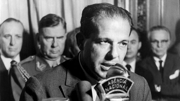 Em protesto, sede da UNE será transferida pela 2ª vez em 80 anos