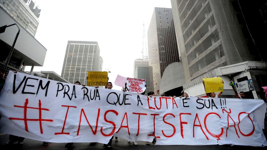 São Paulo - Manifestantes ocupam a Avenida Paulista, durante o 7º dia de protesto