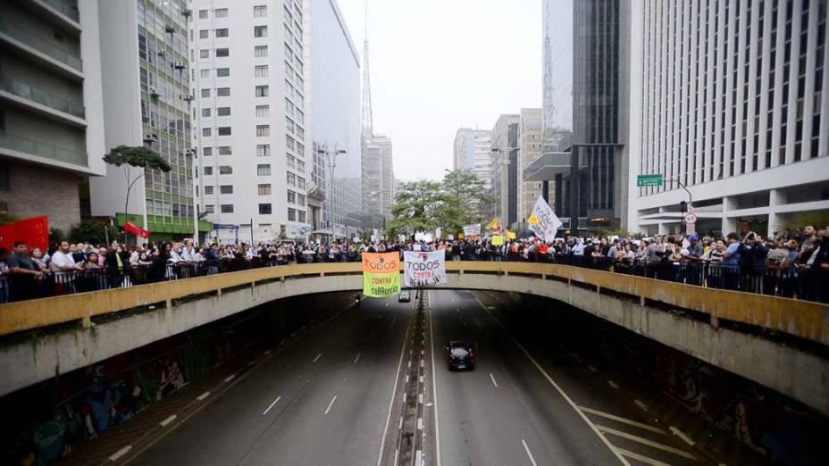 São Paulo - Manifestantes ocupam a Avenida Paulista, durante o 7º dia de protesto