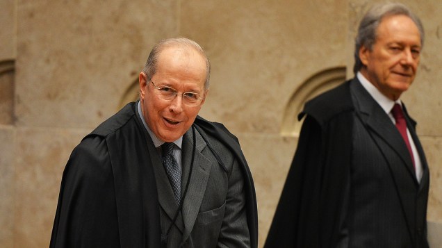 Ministros Celso de Mello e Ricardo Lewandowski, durante o julgamento do mensalão