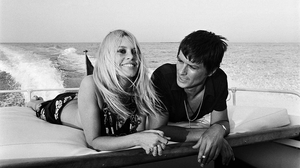 Brigitte Bardot e Alain Delon em Saint-Tropez, em 1968