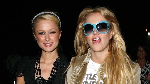 Diga-me com quem andas: em 2006, Paris Hilton, afeita a escândalos, tornou-se amiga inseparável de Britney Spears