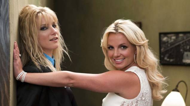 Britney fez uma participação especial no seriado <em>Glee</em>. Acima, a cantora reencena seu clipe <em>Me Against the Music</em>, que foi gravado com Madonna em 2003