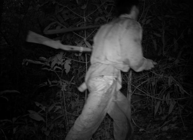 No Laos, onde o habitat dos mamíferos está bastante fragmentado, a câmera do estudo flagrou até um caçador