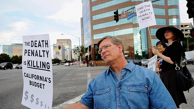 Americanos protestam contra a pena de morte na Califórnia