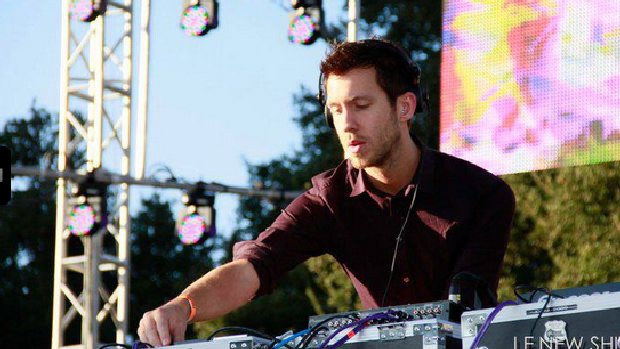 Calvin Harris durante o Cream Ibiza, em 2011