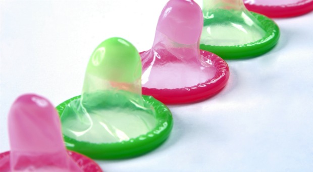 Entre as doenças sexualmente transmissíveis mais comuns entre idosos estão sífilis, clamídia e gonorreia; os novos casos de aids nesse grupo dobraram na última década