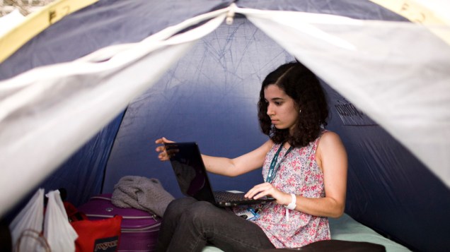 A recifense Isadora no camping durante o primeiro dia da Campus Party, no Parque Anhembi, São Paulo