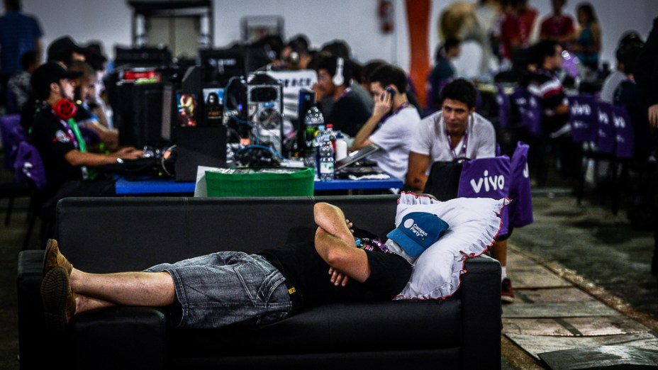 Movimentação do segundo dia da 6º Campus Party, no Anhembi, em São Paulo
