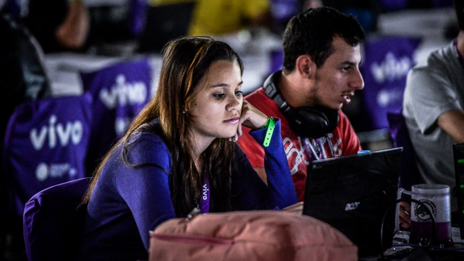 Movimentação do segundo dia da 6º Campus Party, no Anhembi, em São Paulo
