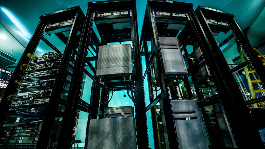 Equipamentos durante a Campus Party no Anhembi em São Paulo