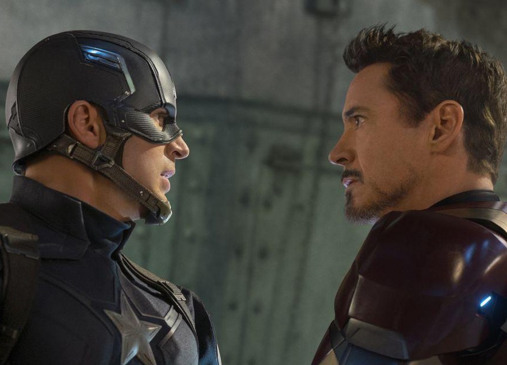 Capitão América (Chris Evans) e Homem de Ferro (Robert Downey Jr) no filme 'Capitão América: Guerra Civil'