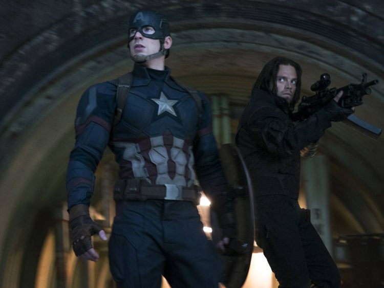 Capitão América (Chris Evans) e Soldado Invernal (Sebastian Stan) em 'Guerra Civil'