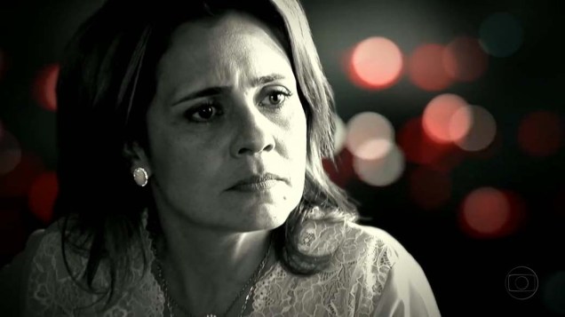 Carminha (Adriana Esteves) foi congelada ao saber que Jorginho (Cauã Reymond) iria se casar com Nina (Débora Falabella)
