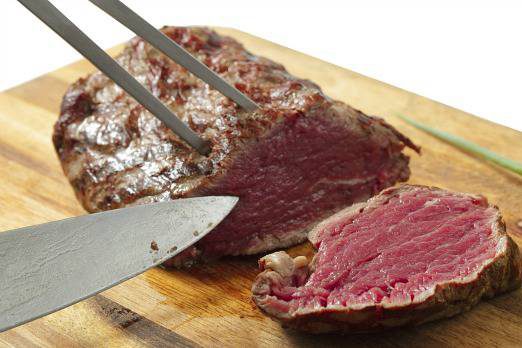 Consumo de carne vermelha aumenta riscos de desenvolvimento da aterosclerose