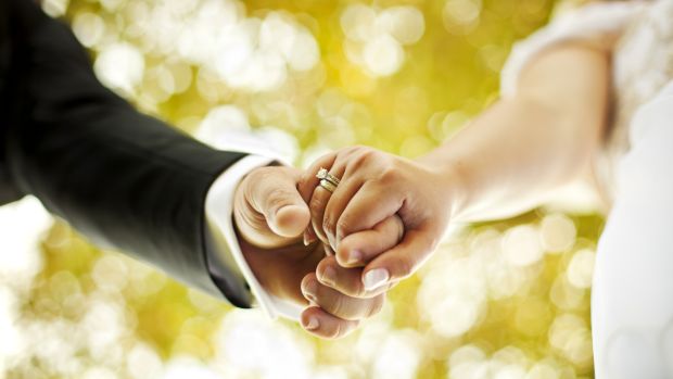 Casamento: União com companheiro pode ajudar mulheres a lutar contra doença cardíaca, diz pesquisa