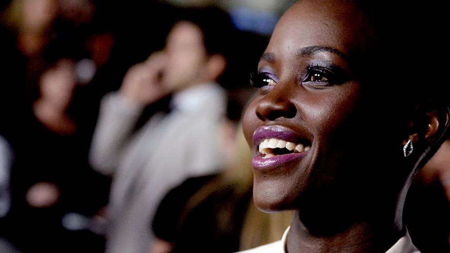 A atriz mexicana Lupita Nyongo, escolhida a mulher mais bonita de 2014 pela revista People