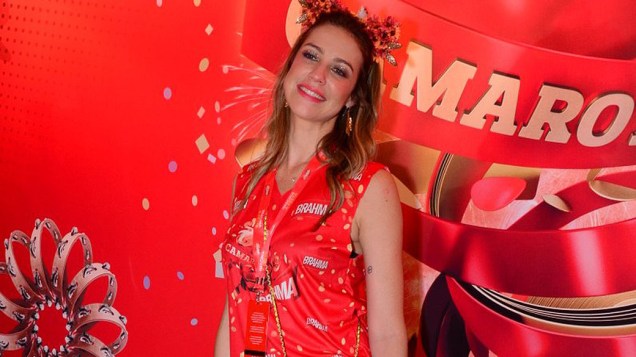 Luana Piovani chega para curtir o carnaval do Rio