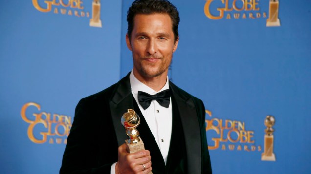 O ator Matthew McConaughey leva o prêmio de melhor ator de filme dramático Clube de compras Dallas