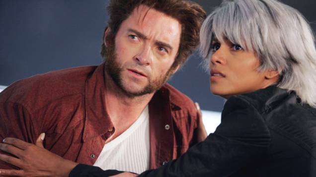 Hugh Jackman, como Wolverine, e Halle Berry, como Tempestade, no filme X-Men 3