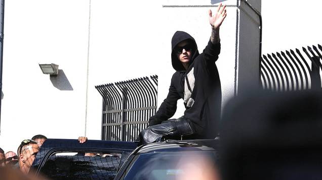 <p>Justin Bieber deixa o local onde estava detido em Miami após ser flagrado dirigindo embriagado</p>