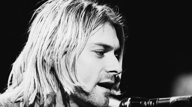 Kurt Cobain durante gravação do MTV Unplugged com a banda Nirvana em 1993