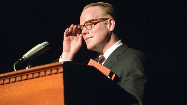 Ator Philip Seymour Hoffman, no filme Capote de Benett Miller Ator Philip Seymour Hoffman, no filme Capote de Benett Miller