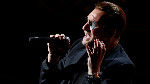 U2 canta pela primeira vez ao vivo a música Ordinary Love, trilha do filme Mandela: Long Walk to Freedom, que foi indicada na categoria de canção original