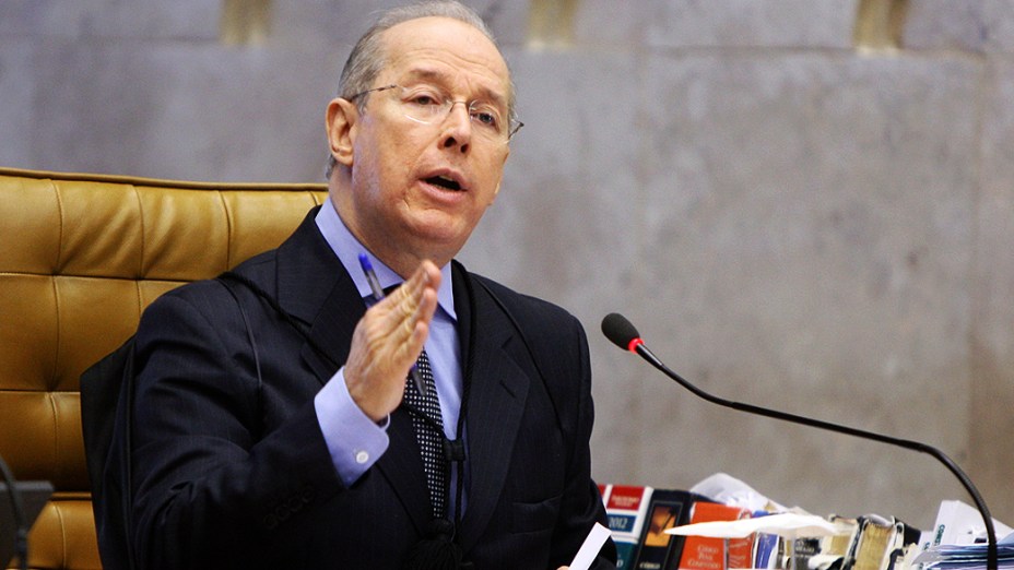 Ministro do Supremo Tribunal Federal (STF), Celso de Mello durante julgamento do mensalão, em 01/10/2012