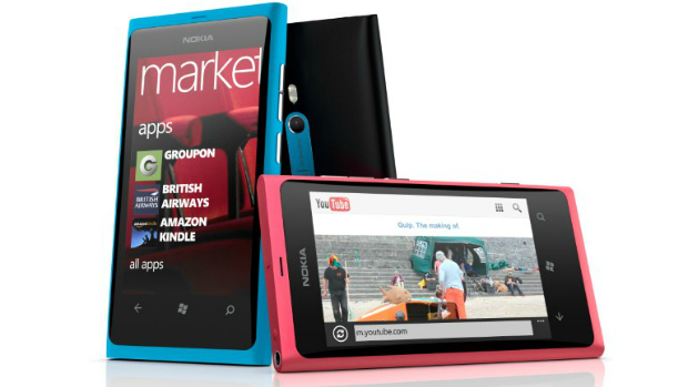 Lumia 800: Smartphone da Nokia utiliza o sistema operacional Windows Phone para competir com Apple e Google