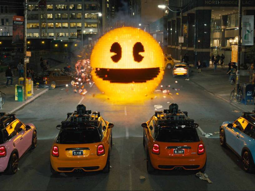 Michelle Monaghan, Adam Sandler, Josh Gad e Peter Dinklage no filme Pixels