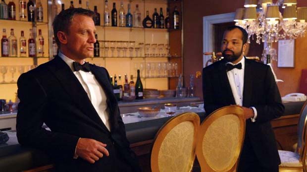 Cena de 007 - Casino Royale (2006), a estreia de Daniel Craig como James Bond