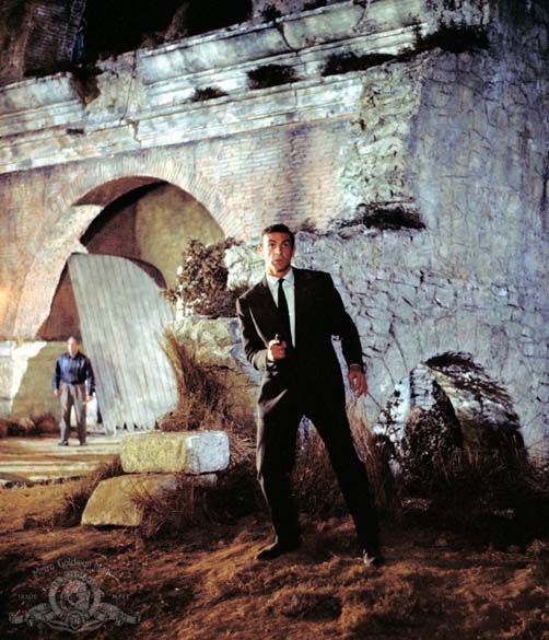 Cena do filme Moscou contra 007 (From Russia with Love, de 1963). Sean Connery interpretou o papel de Bond com jeitão sedutor, inconfundível