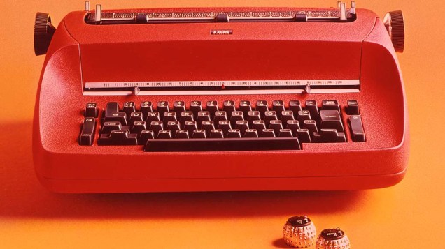 1961 - Criação da Máquina de escrever, que encantou datilógrafos por 25 anos