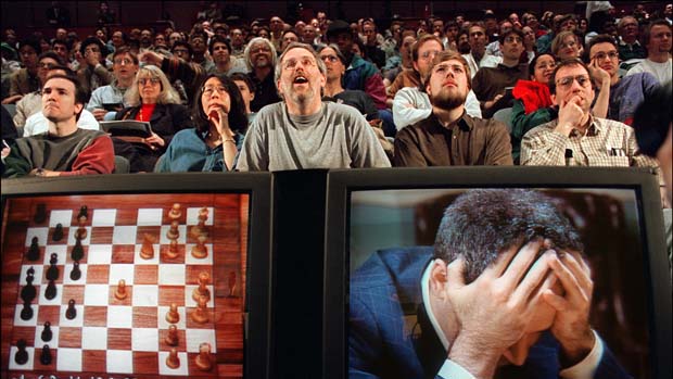 1997 - O supercomputador da IBM Deep Blue derrota o melhor jogador de xadrez do mundo, Garry Kasparov