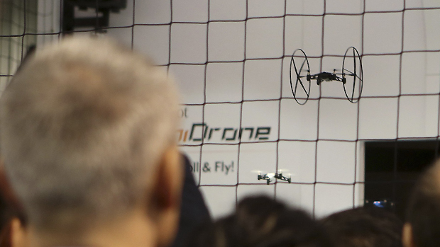 Mini-Drone da Parrot é apresentado na CES 2014, em Las Vegas