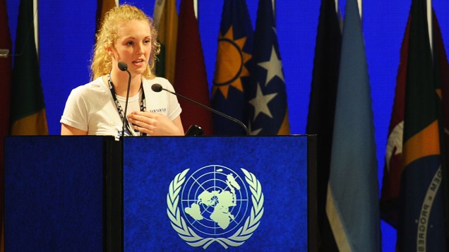 Ativista neo-zelandesa Brittany Trilford de 17 anos, faz discurso durante a Rio+20