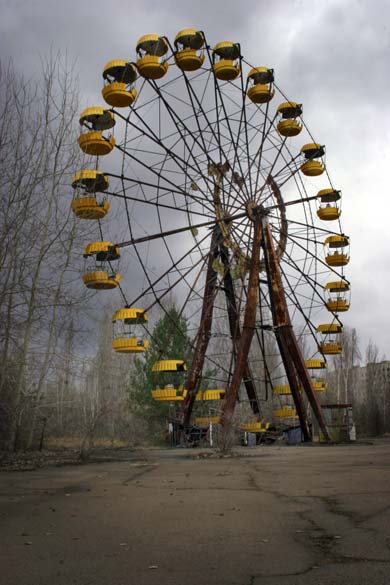 Parque de diversões abandonado na cidade de Pripyat, Ucrânia