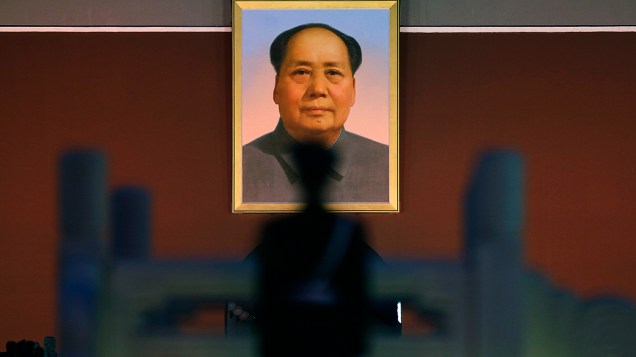 Imagem de Mao Tsé-tung no Grande Salão do Povo, onde é realizado o 18º Congresso Nacional do Partido Comunista da China