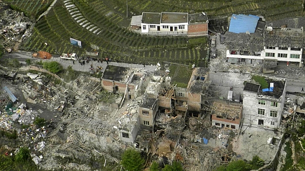 Terremoto provocou destruição na cidade chinesa de Yaan, no sudoeste do país
