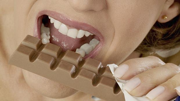 Agora é oficial: comer chocolate protege o coração