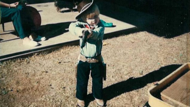 Chris Kyle, na infância no Texas, já com arma em mãos