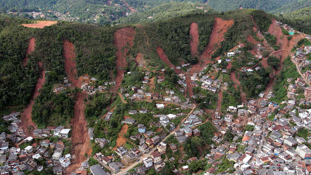 Destruição causada pelas chuvas em Teresópolis, Rio de Janeiro - 12/01/2011