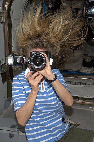 <p>A astronauta Karen Nyberg publicou a foto em seu twitter, com a legenda "diga x"</p>